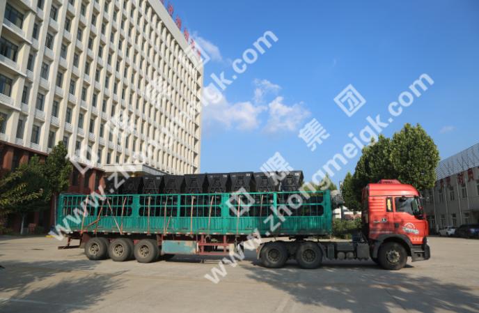 中煤集团一批小型挖掘机、翻斗式矿车分别发往广东和浙江